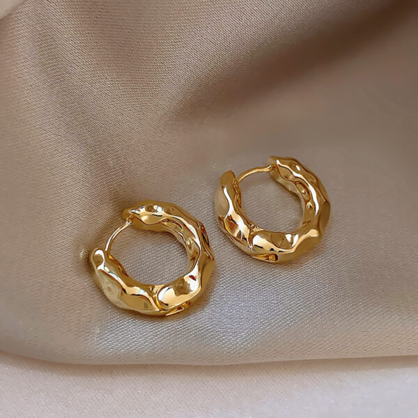 Wholesale Golden Circle Alloy Earrings