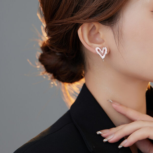 Wholesale Sweet Cool Heart Silver Earrings