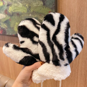 Zebra-print gloves / All yards
