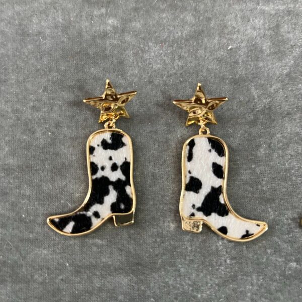 Wholesale Milky Cow Star Alloy Earrings