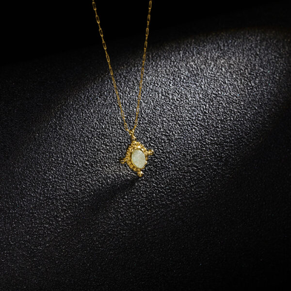 Wholesale Emerald Titanium Steel Necklace Clavicle Chain