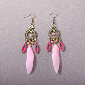 Pink feather earrings-classic style