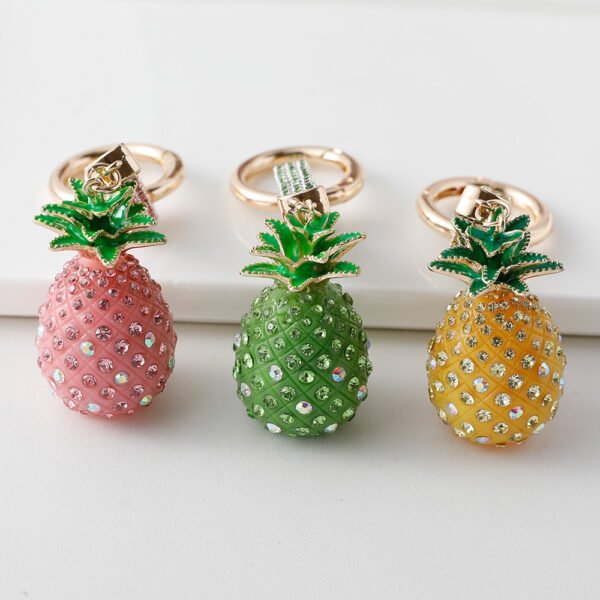 Wholesale Creative Cute Diamond-encrusted Alloy Rhinestone Three-dimensional Pineapple Keychain