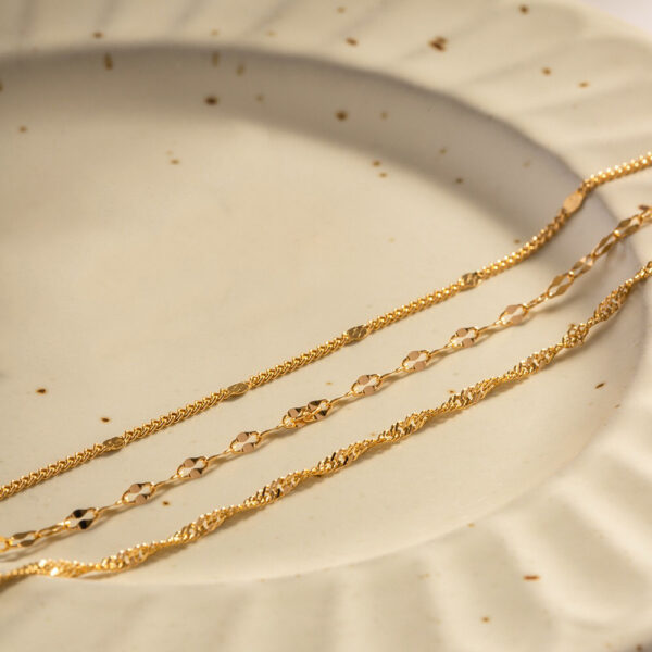 O1CN01ENoNgi1qQ0uKSdaZS_3379555489-0-cib Wholesale Three Layers of Different Chain Stacking Necklace Clavicle Chain