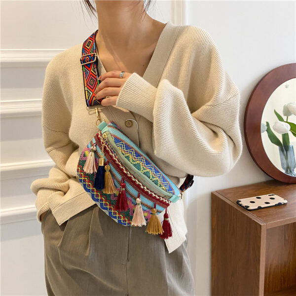 Wholesale Straw Woven Ethnic Style Tassel Woven Bag