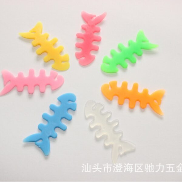 Wholesale Cartoon PVC Large/small Fishbone Earphone Splitter