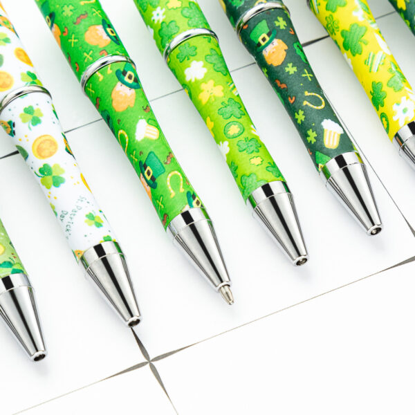 Wholesale Beadable Pens St. Patrick's Day Clover Plastic Pens DIY for Beaded