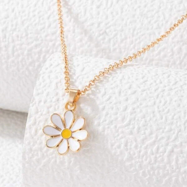 Wholesale White Drip Flower Alloy Necklaces