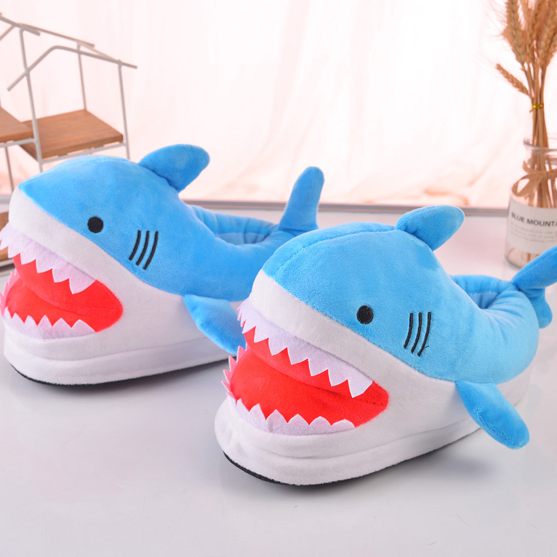 Wholesale Plush Thickened Winter Shark Slippers
