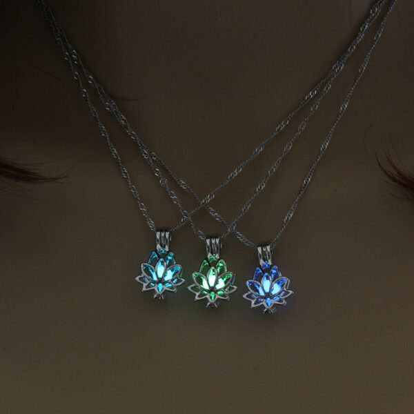 Wholesale Alloy Luminous Hollow Necklaces