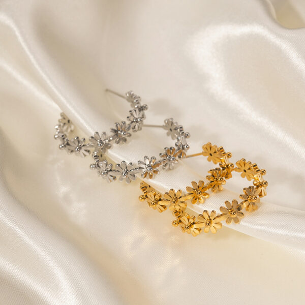 Wholesale Spring Flowers 18K Gold Plated Titanium Steel Earrings