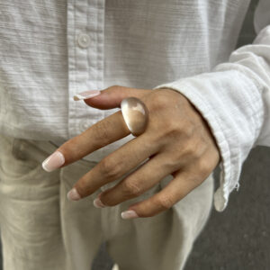 03 translucent beige 0930