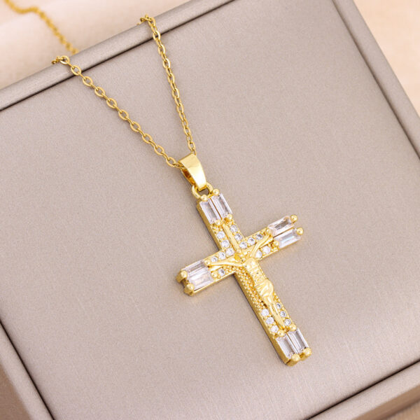 O1CN01Fmrxdb1xajOXPoXCy_2213206166460-0-cib Wholesale Colorful Zirconium Cross Titanium Steel Necklaces