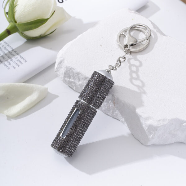 O1CN01FthAT62FWIndOGUeH_2217187058887-0-cib Wholesale Diamond-studded Creative Perfume Bottle Keychain