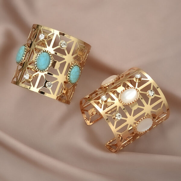Wholesale Exaggerated Metal Oval Turquoise Open Hollow Bracelet