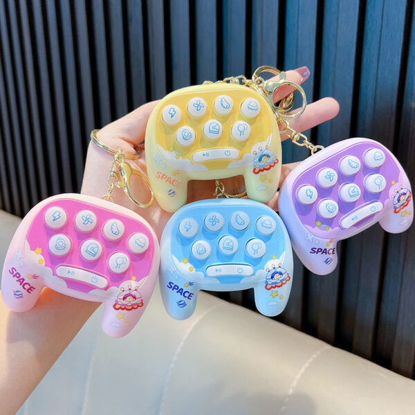 Wholesale Space Man and Ground Mouse Decompression Toys Mini Game Machines Plastic Keychain