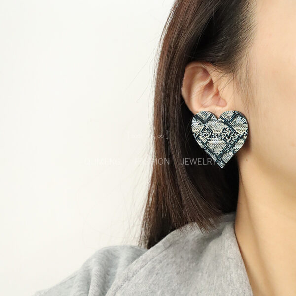Wholesale Heart Shaped Leopard Print Zebra Print Cow Print Earrings Acrylic