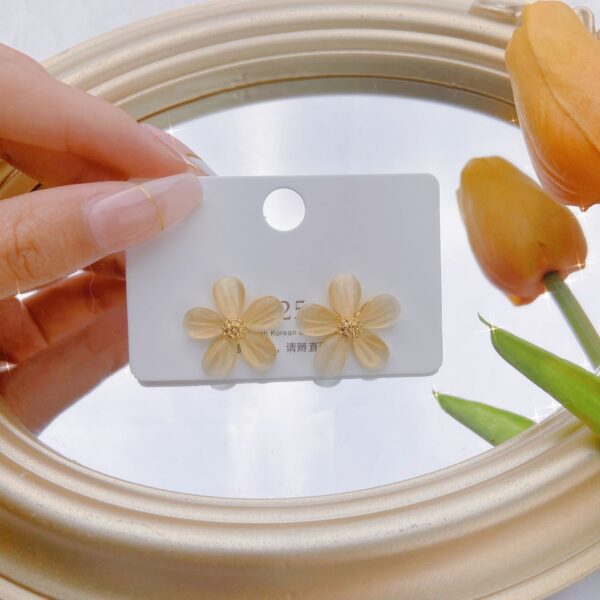 O1CN01Gf27Br2CZYYpifcFb_3361848488-0-cib Wholesale Flower Opal Alloy Earrings