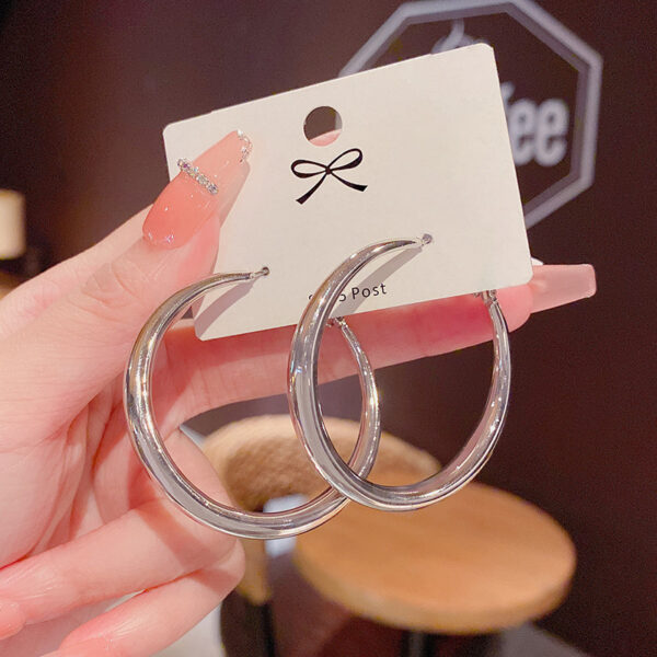 Wholesale Large Circle Alloy Earrings