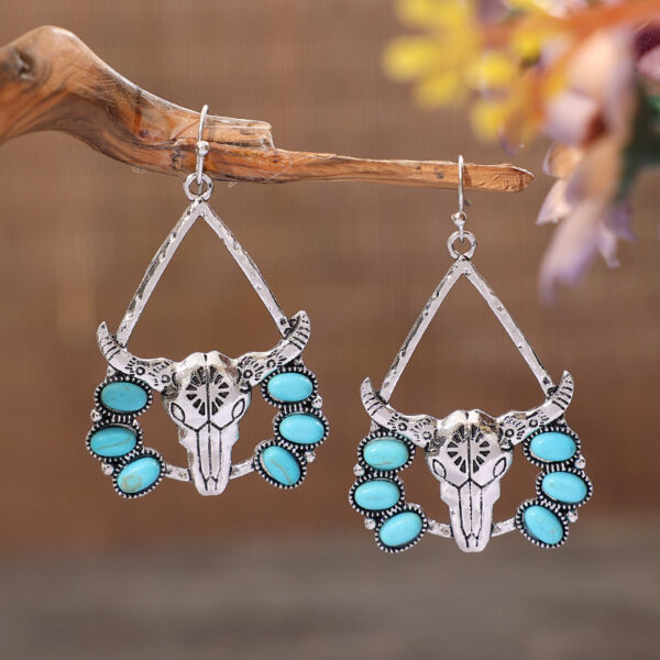 O1CN01HP9xb01qyMXszoeWJ_2206372095564-0-cib Wholesale Western Style Cow Head Turquoise Alloy Earrings