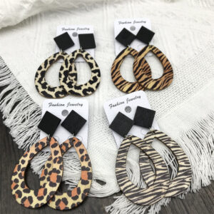 O1CN01HhHegW1MP9Xra51ve__2213147401426-0-cib-2 Wholesale Leopard Zebra Vintage Wood Earrings