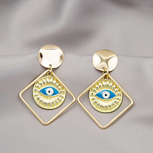 Wholesale Demon Eye Vintage Alloy Earrings