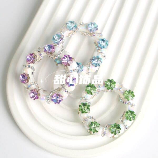 Wholesale Shiny Clover Water Diamond Crown Running Ring Acrylic Beads
