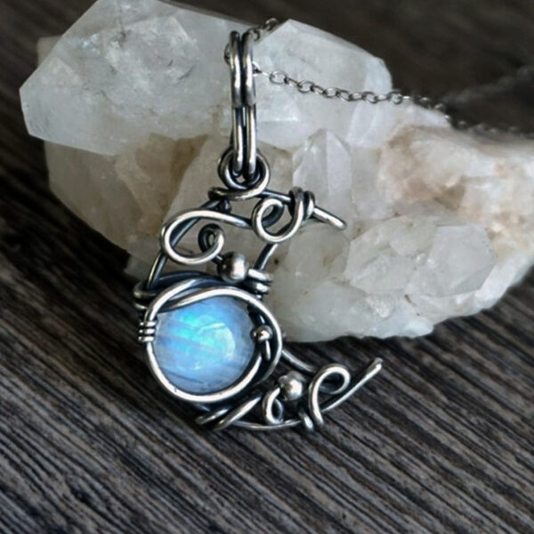 Wholesale Moonstone Moon Pendant Alloy Necklace