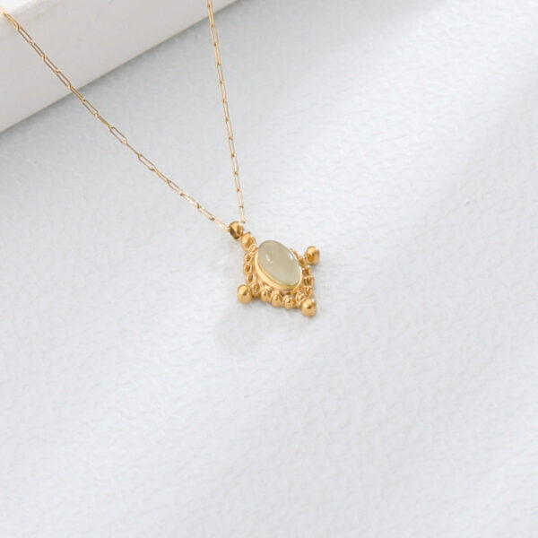 Wholesale Emerald Titanium Steel Necklace Clavicle Chain