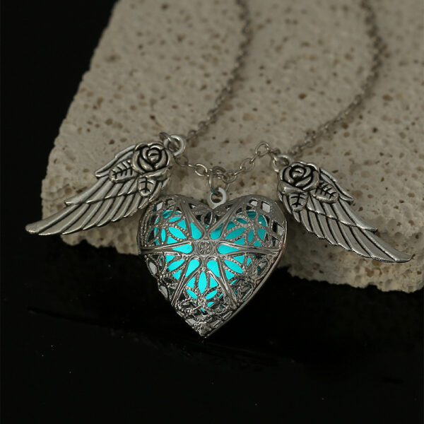 Wholesale Alloy Angel Wings Love Glow Necklace