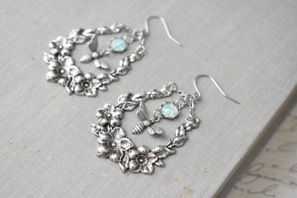 Wholesale Bee Flower Moonshine Gemstone Pendant Earrings