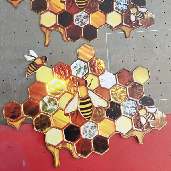 O1CN01IGjq7J2A1Y5VHDsXN_3370228143-0-cib Wholesale Acrylic Bee Festival Door Decoration