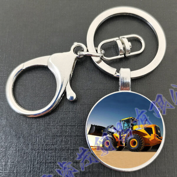 Wholesale Time Gem Tractor Round Glass Metal Keychain