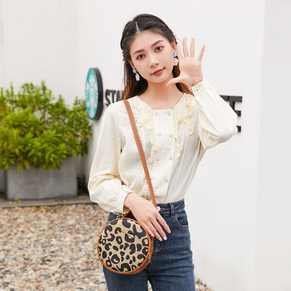 O1CN01Ikum581RX0NjQTJ36_2210054182120-0-cib Wholesale PU Leopard Handle Shoulder Small Round Bag