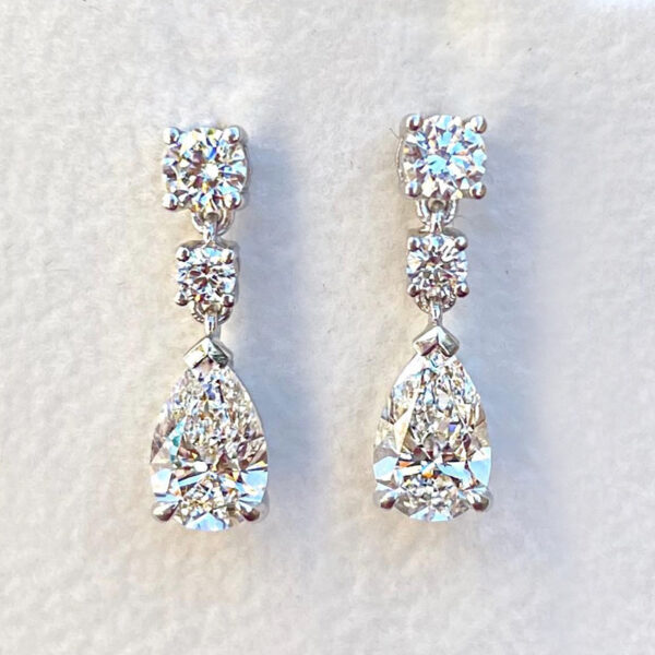 O1CN01IwUOo01jNXMFftHHF_3551054536-0-cib Wholesale Water Drop Micropaved Pear Shaped Zircon Copper Earrings