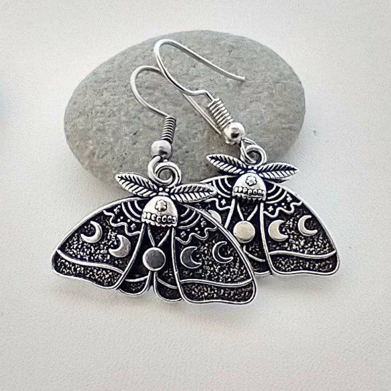 Wholesale Gothic Sier Moth-alloy Earrings with Moon and Sun Pattern Alloy Earrings