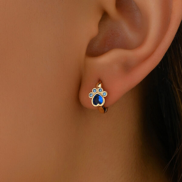Wholesale Simple Bear Claw Inlaid Blue Diamond Copper Zircon Earrings