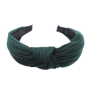 Knitted dark green
