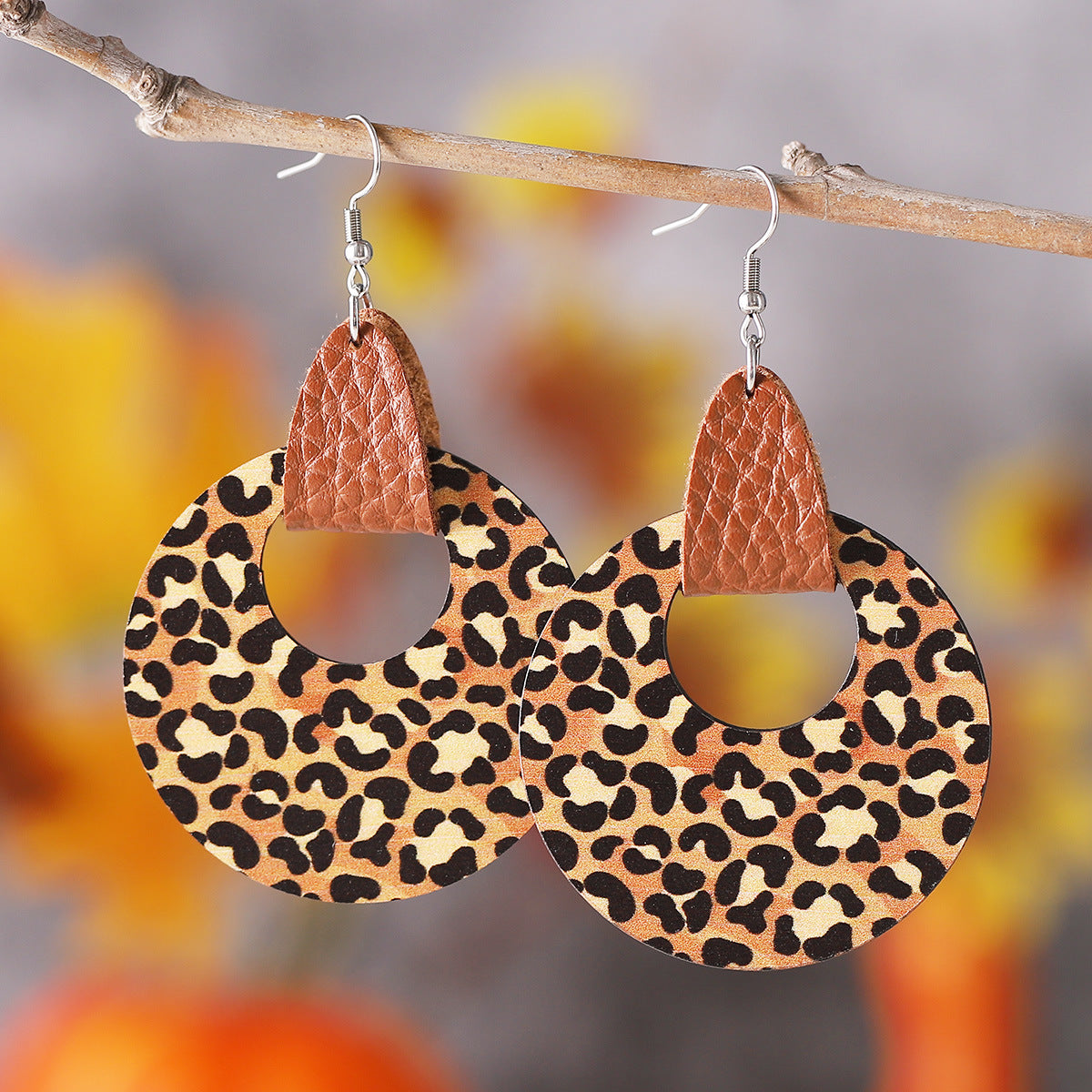 Wholesale Ethnic Bohemian Leopard Print Round Rrsible Leather Earrings