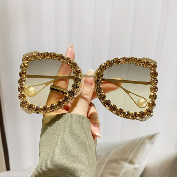 O1CN01Jsx1KB1LDsJHqYlaw_2207131381266-0-cib Wholesale Square Frame Diamond and Pearl Temple PC Sunglasses