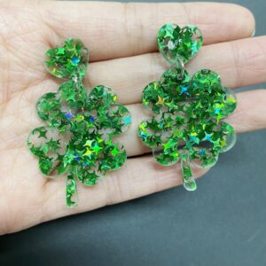 Four-pointed star leaves