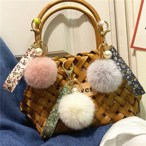 O1CN01KP70tv2LgjJ4kdhFm__2207958919722-0-cib Wholesale Plush Floral Ribbon Pom Keychain