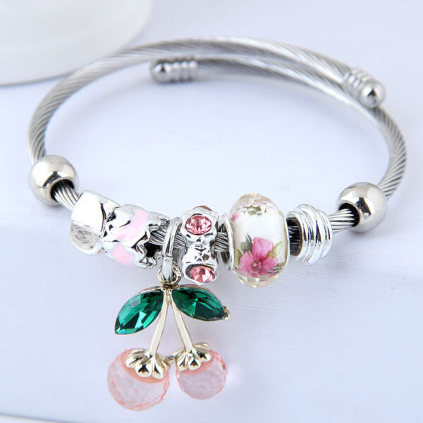 O1CN01KPoOqt1NsIIrNiLMU_2209134591625-0-cib Wholesale Stainless Steel Open Cherry Crystal Beaded Bracelet