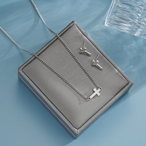 Wholesale Fashion Simple Niche Design Cross Earrings Bracelet Necklace Advanced Design Set