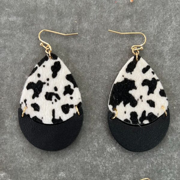 O1CN01Kb22JV1DWBADZXzLI_2213358950223-0-cib Wholesale Cow Wood Grain Artificial Leather Earrings