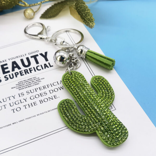 O1CN01KbApPR1a87Tl59H5w_2214423013284-0-cib Wholesale Hot Diamond Cactus Tassel Inlaid Diamond Zinc Alloy Keychain