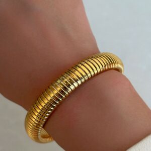 Width 10mm, length 18cm. Gold