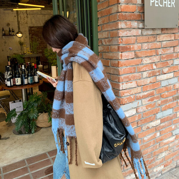 O1CN01KoqAB71Q7zGoDZiDo_2216073621930-0-cib Wholesale Plaid Long Acrylic Imitation Cashmere Scarf