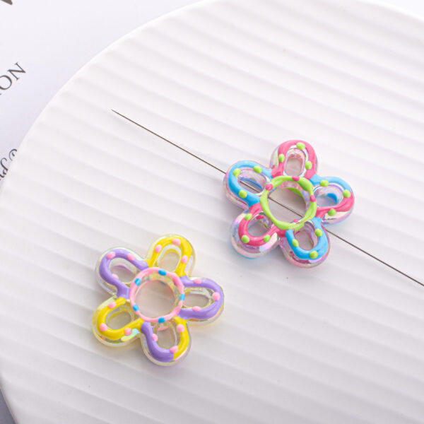 Wholesale Hollow Big Flower Color Hand-painted Acrylic Vertical Hole DIY Bracelet Bag Chain Car Hanging Accessories