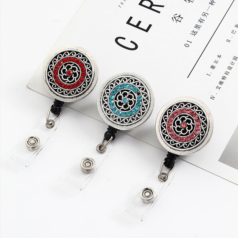 Wholesale Retro Hollow Flower Diamond Retractable Alloy Keychain